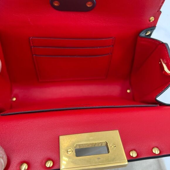 Women’s Valentino Garavani rock, stud, leather shoulder bag made in Italy - Picture 10 of 16